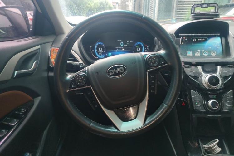 Used BYD Qin New Energy 2015 1.5T Dual-Crown Flagship Edition Steering Wheel