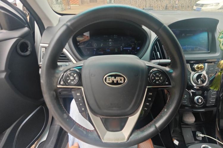 Used BYD Qin New Energy 2015 1.5T Dual-Crown Flagship Plus Edition Steering Wheel
