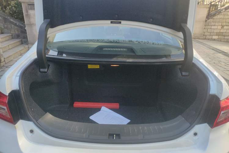 Used BYD Qin New Energy 2015 1.5T Dual-Crown Flagship Plus Edition Trunk