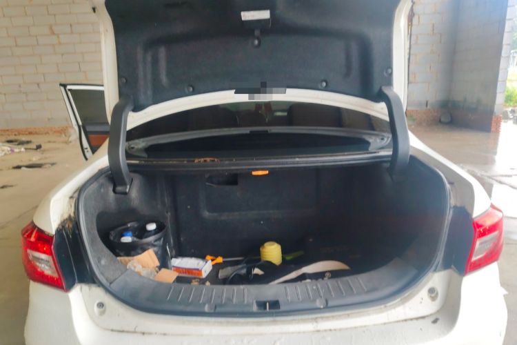Used BYD Qin New Energy 2015 1.5T Dual-Crown Flagship Plus Edition Trunk