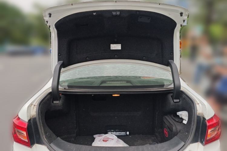 Used BYD Qin New Energy 2015 1.5T Dual-Crown Flagship Plus Edition Trunk