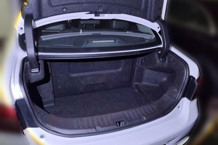 Used BYD Qin New Energy 2015 1.5T Dual-Crown Flagship Plus Edition Trunk