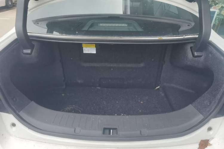 Used BYD Qin New Energy 2015 1.5T Dual-Crown Flagship Plus Edition Trunk