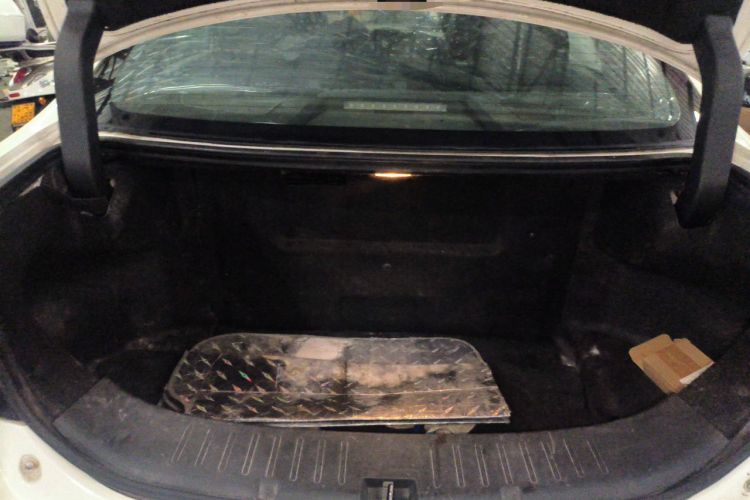 Used BYD Qin New Energy 2015 1.5T Dual-Crown Flagship Edition Trunk