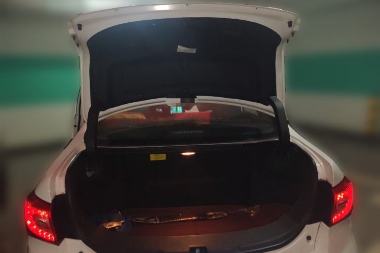 Used BYD Qin New Energy 2015 1.5T Dual-Crown Flagship Edition Trunk