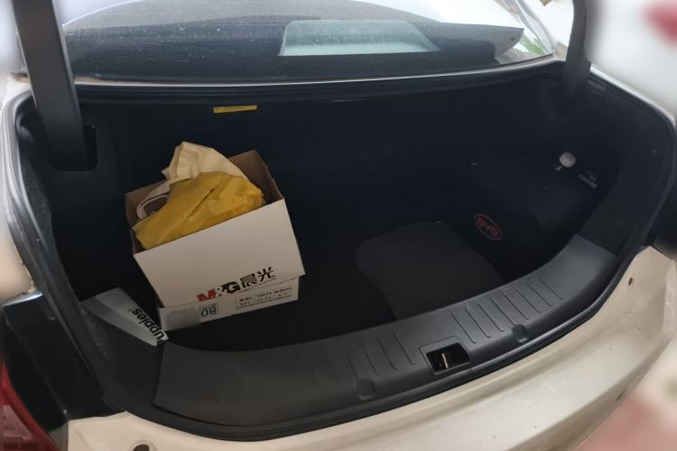 Used BYD Qin New Energy 2015 1.5T Dual-Crown Flagship Plus Edition Trunk