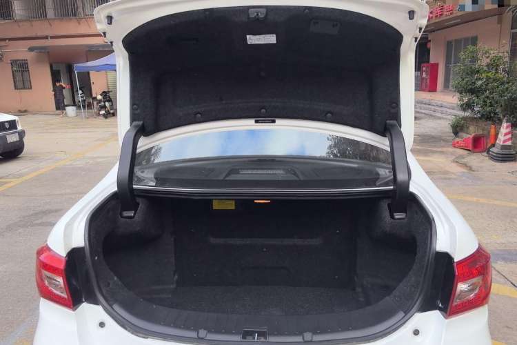 Used BYD Qin New Energy 2015 1.5T Dual-Crown Flagship Plus Edition Trunk