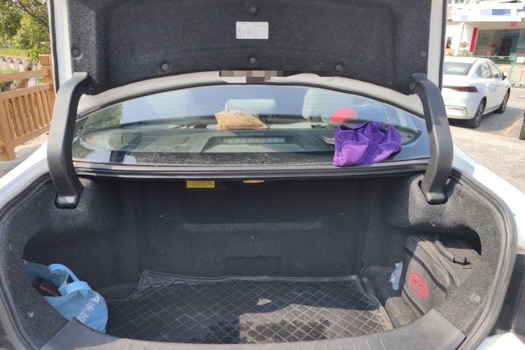 Used BYD Qin New Energy 2015 1.5T Dual-Crown Flagship Edition Trunk