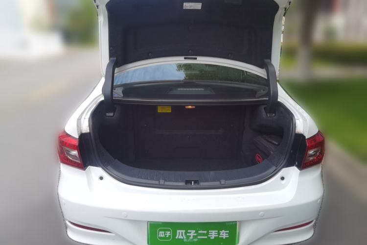Used BYD Qin New Energy 2015 1.5T Dual-Crown Flagship Plus Edition Trunk