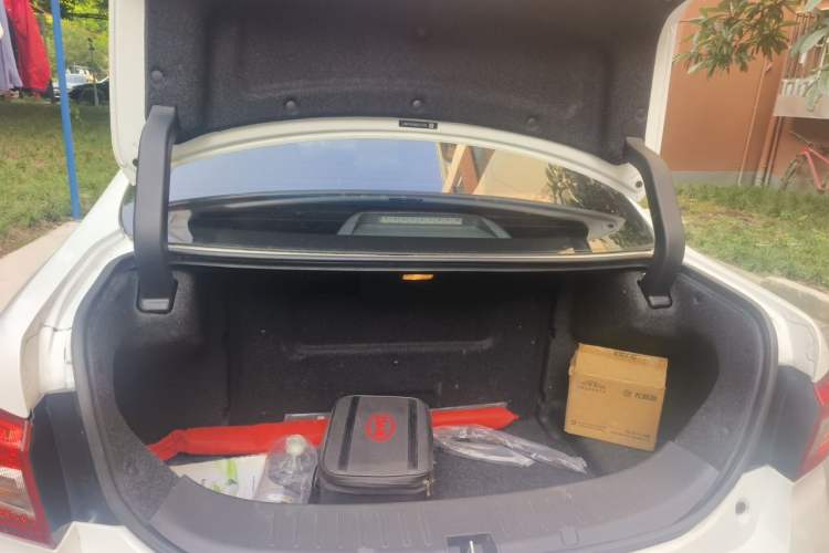 Used BYD Qin New Energy 2015 1.5T Dual-Crown Flagship Plus Edition Trunk