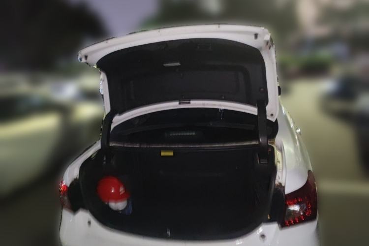 Used BYD Qin New Energy 2015 1.5T Dual-Crown Flagship Edition Trunk