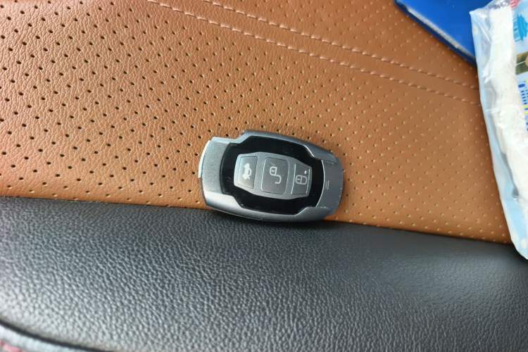 Used BYD Qin New Energy 2015 1.5T Dual-Crown Flagship Plus Edition Vehicle Key