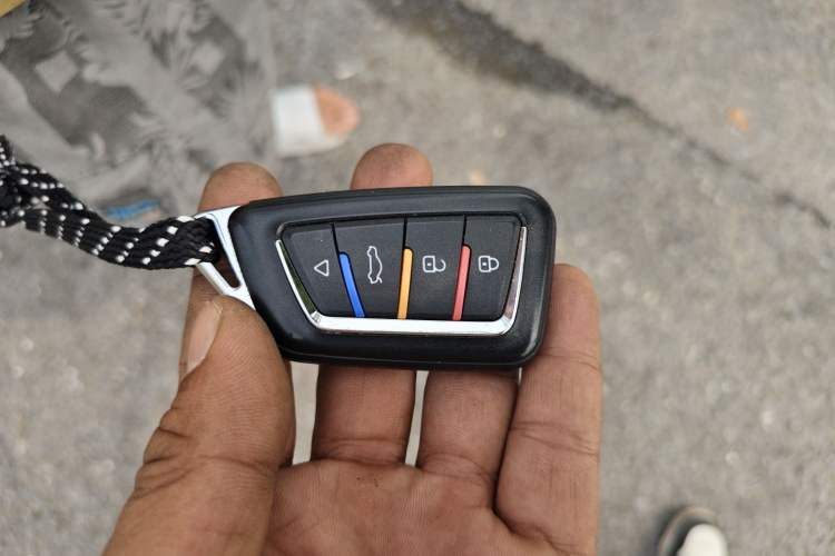 Used BYD Qin New Energy 2015 1.5T Dual-Crown Flagship Plus Edition Vehicle Key