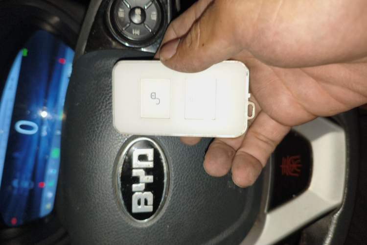 Used BYD Qin New Energy 2015 1.5T Dual-Crown Flagship Plus Edition Vehicle Key
