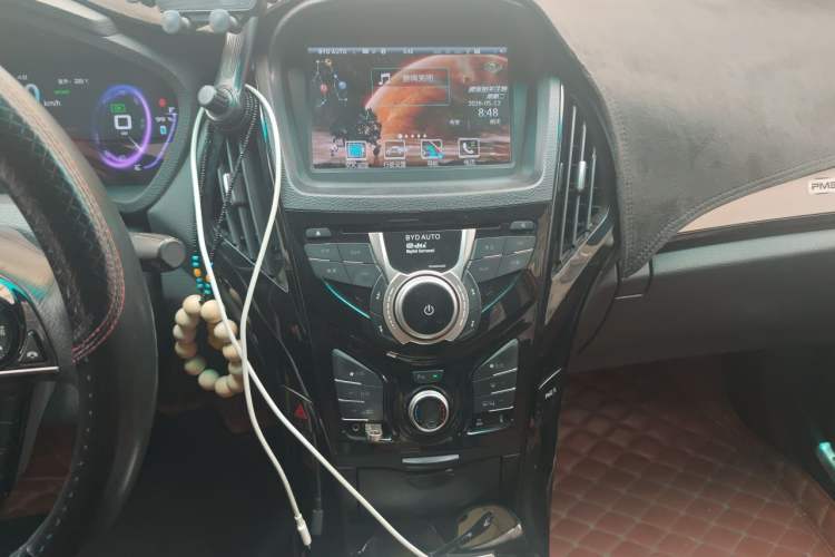 Used BYD Qin New Energy 2015 1.5T Dual-Crown Flagship Plus Edition Audio And AC Panel