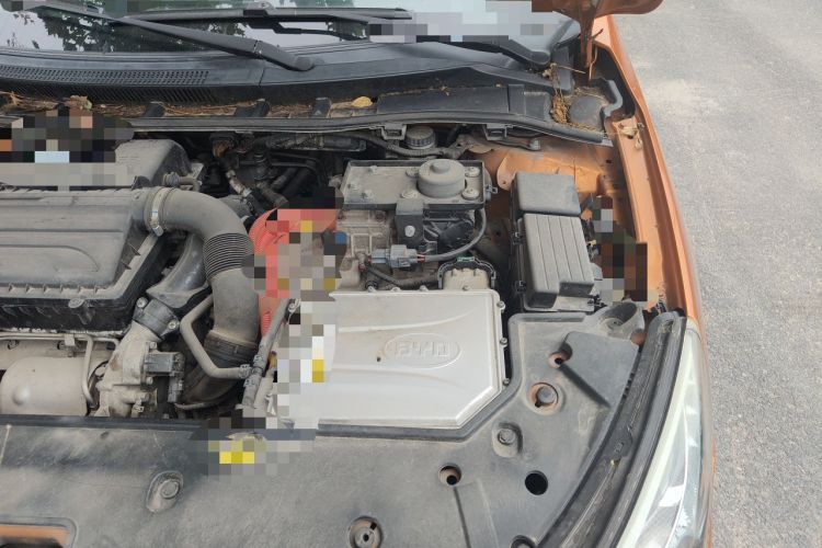 Used BYD Qin New Energy 2015 1.5T Dual-Crown Flagship Plus Edition Engine Bay Left