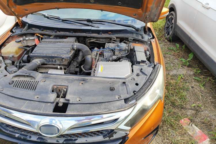 Used BYD Qin New Energy 2015 1.5T Dual-Crown Flagship Plus Edition Engine Bay Left