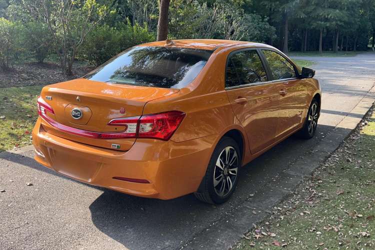 Used BYD Qin New Energy 2015 1.5T Dual-Crown Flagship Plus Edition Exterior 3