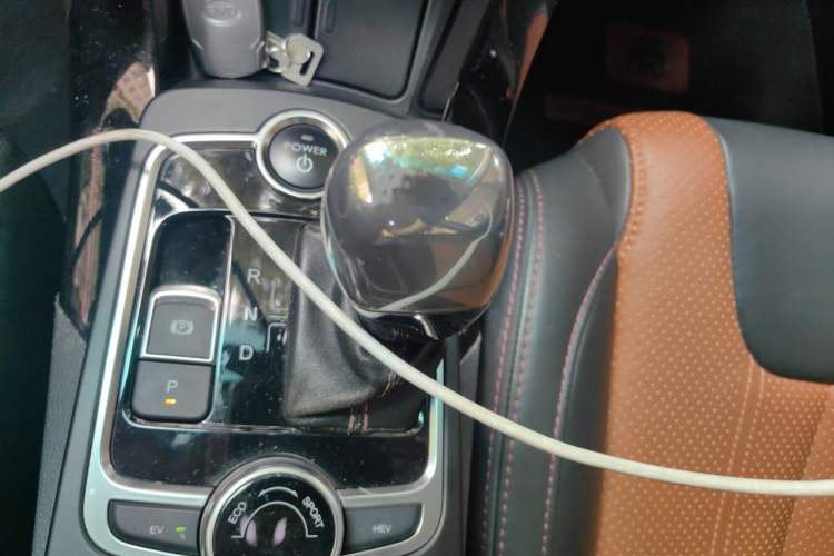 Used BYD Qin New Energy 2015 1.5T Dual-Crown Flagship Plus Edition Gear Lever