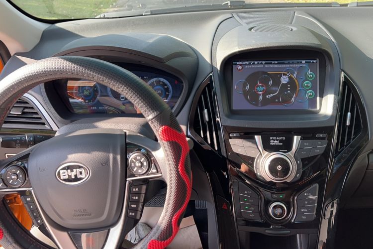 Used BYD Qin New Energy 2015 1.5T Dual-Crown Flagship Plus Edition Interior 3