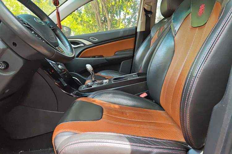 Used BYD Qin New Energy 2015 1.5T Dual-Crown Flagship Plus Edition Left Front Seat