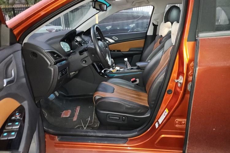 Used BYD Qin New Energy 2015 1.5T Dual-Crown Flagship Plus Edition Left Front Seat
