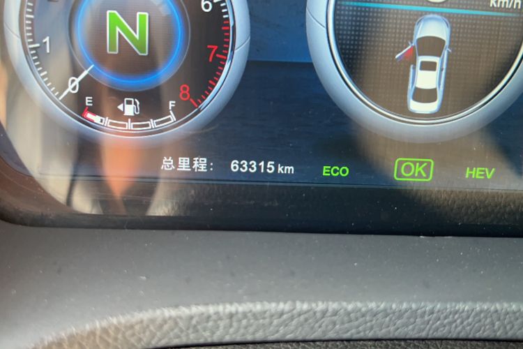 Used BYD Qin New Energy 2015 1.5T Dual-Crown Flagship Plus Edition Odometer Close Up