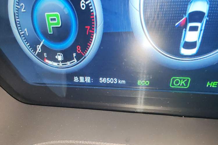 Used BYD Qin New Energy 2015 1.5T Dual-Crown Flagship Plus Edition Odometer Close Up
