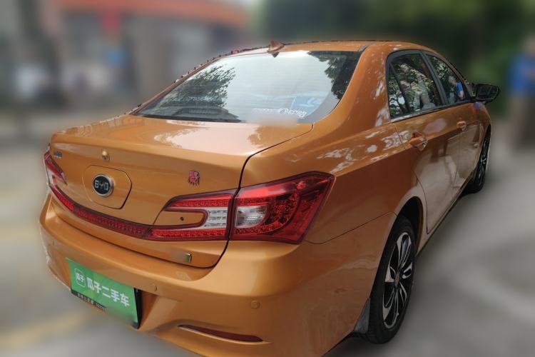 Used BYD Qin New Energy 2015 1.5T Dual-Crown Flagship Plus Edition Rear Right 45 Deg