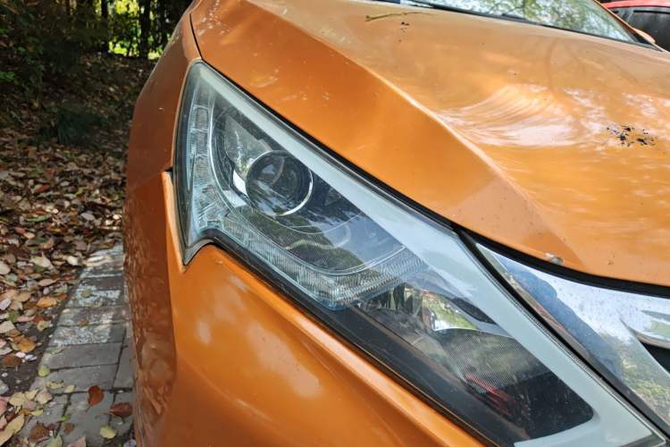 Used BYD Qin New Energy 2015 1.5T Dual-Crown Flagship Plus Edition Right Front Headlight