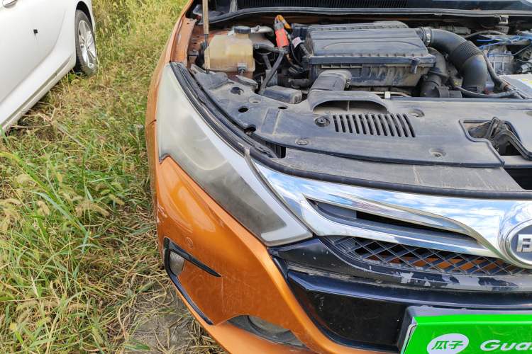 Used BYD Qin New Energy 2015 1.5T Dual-Crown Flagship Plus Edition Right Front Headlight