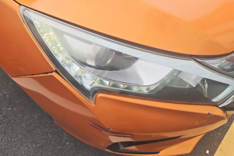 Used BYD Qin New Energy 2015 1.5T Dual-Crown Flagship Plus Edition Right Front Headlight