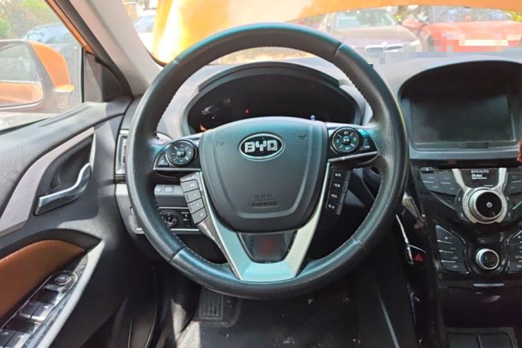 Used BYD Qin New Energy 2015 1.5T Dual-Crown Flagship Plus Edition Steering Wheel