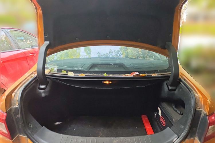 Used BYD Qin New Energy 2015 1.5T Dual-Crown Flagship Plus Edition Trunk