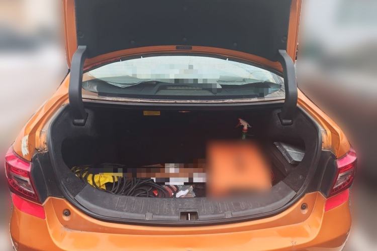 Used BYD Qin New Energy 2015 1.5T Dual-Crown Flagship Plus Edition Trunk