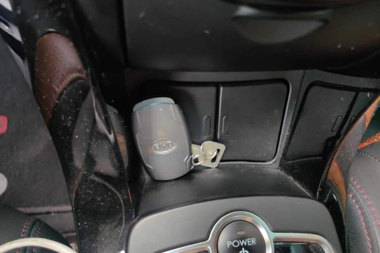 Used BYD Qin New Energy 2015 1.5T Dual-Crown Flagship Plus Edition Vehicle Key