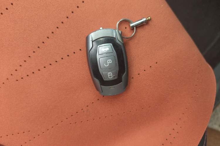 Used BYD Qin New Energy 2015 1.5T Dual-Crown Flagship Plus Edition Vehicle Key