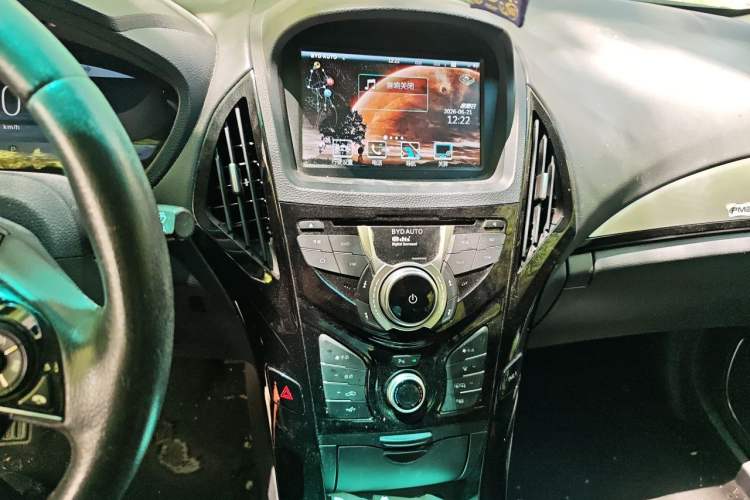 Used BYD Qin New Energy 2016 Qin EV300 Prestige Model Audio And AC Panel