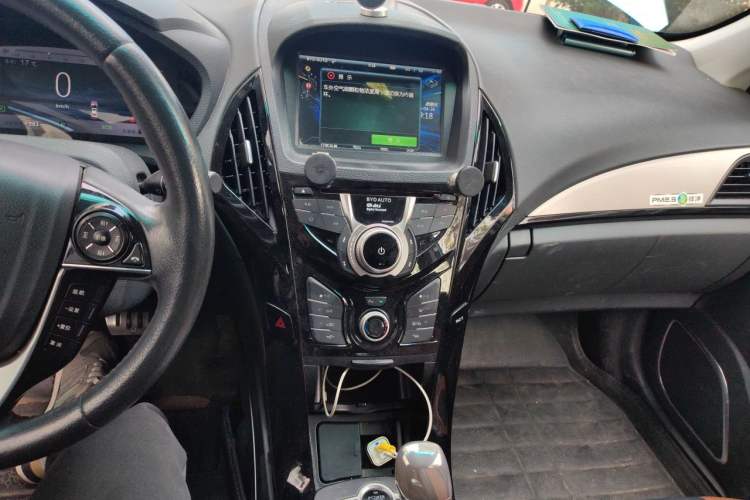 Used BYD Qin New Energy 2016 Qin EV300 Prestige Model Audio And AC Panel