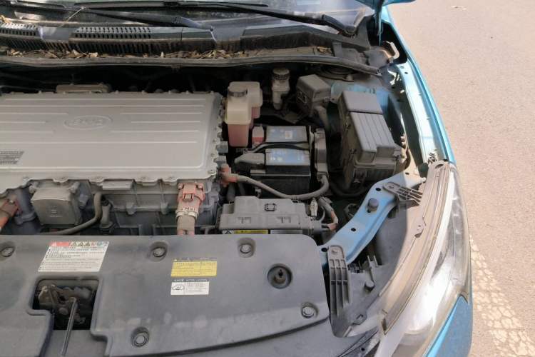 Used BYD Qin New Energy 2016 Qin EV300 Prestige Model Engine Bay Left