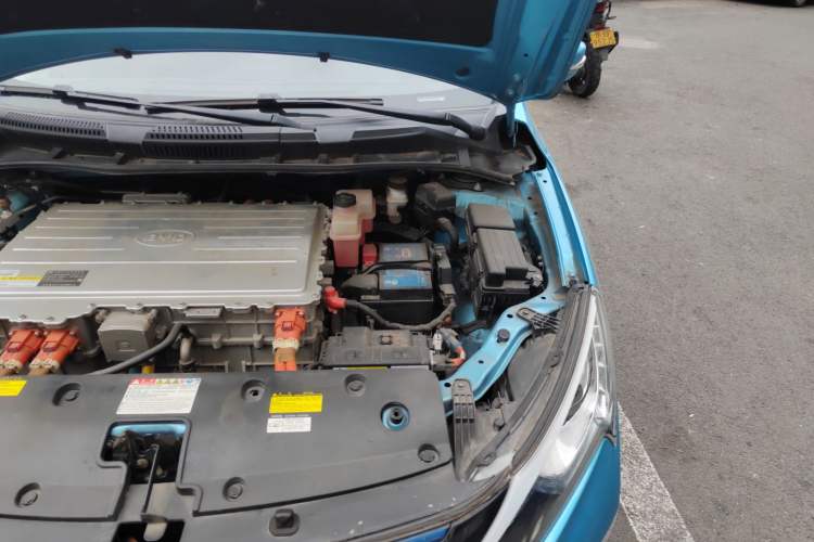 Used BYD Qin New Energy 2016 Qin EV300 Prestige Model Engine Bay Left