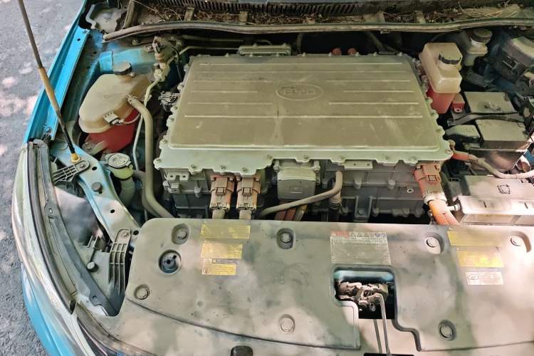 Used BYD Qin New Energy 2016 Qin EV300 Prestige Model Engine Bay Right