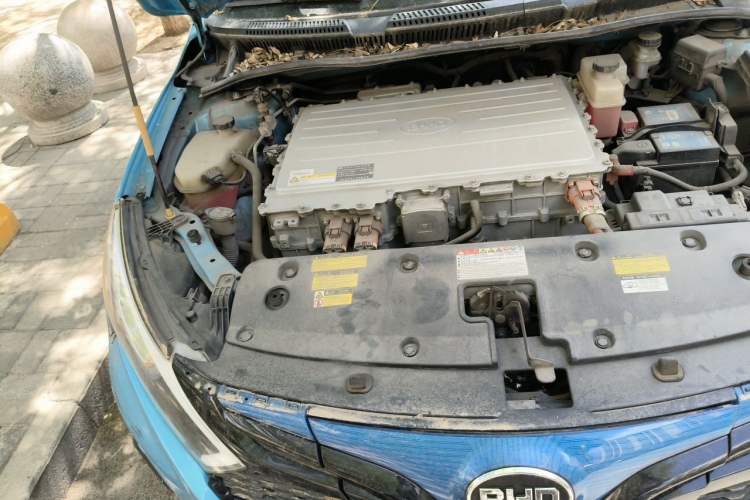 Used BYD Qin New Energy 2016 Qin EV300 Prestige Model Engine Bay Right