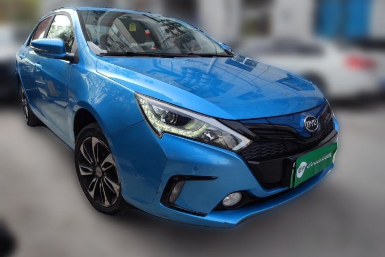 Used BYD Qin New Energy 2016 Qin EV300 Prestige Model Front Right 45 Deg