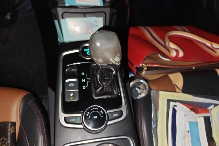 Used BYD Qin New Energy 2016 Qin EV300 Prestige Model Gear Lever