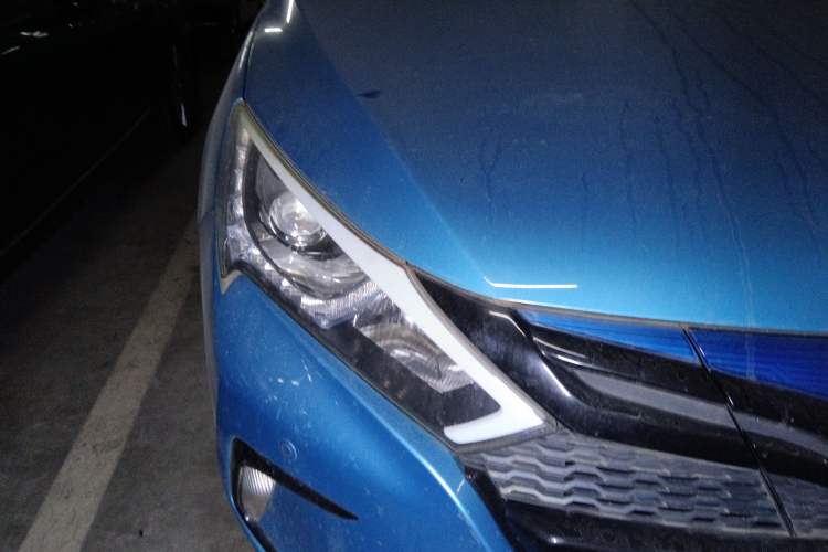 Used BYD Qin New Energy 2016 Qin EV300 Prestige Model Right Front Headlight