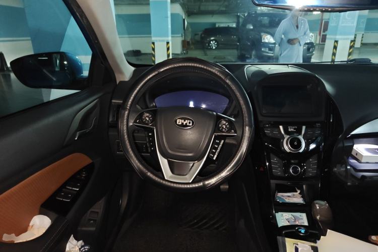 Used BYD Qin New Energy 2016 Qin EV300 Prestige Model Steering Wheel