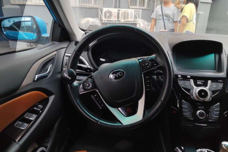 Used BYD Qin New Energy 2016 Qin EV300 Prestige Model Steering Wheel
