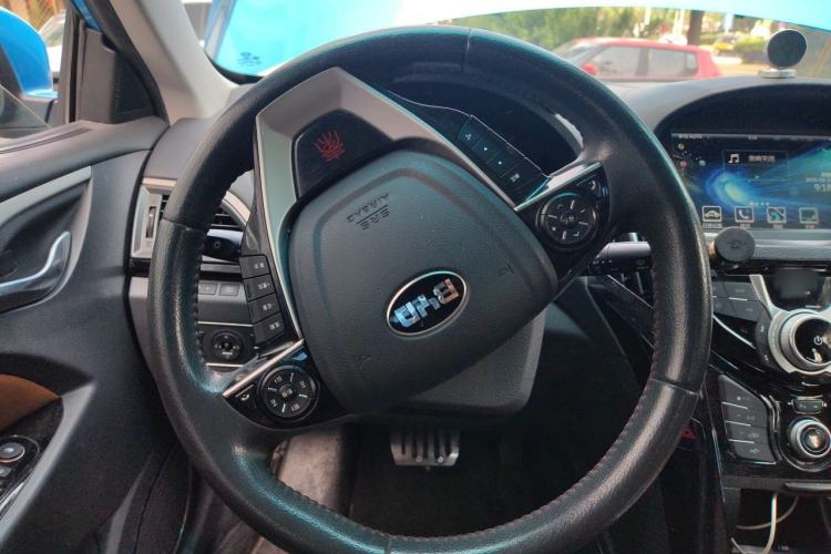Used BYD Qin New Energy 2016 Qin EV300 Prestige Model Steering Wheel