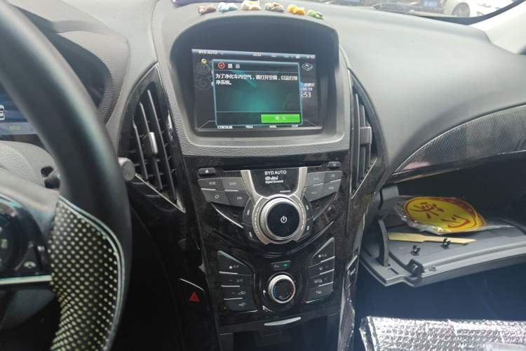 Used BYD Qin New Energy 2016 Qin EV300 Prestige Model Audio And AC Panel